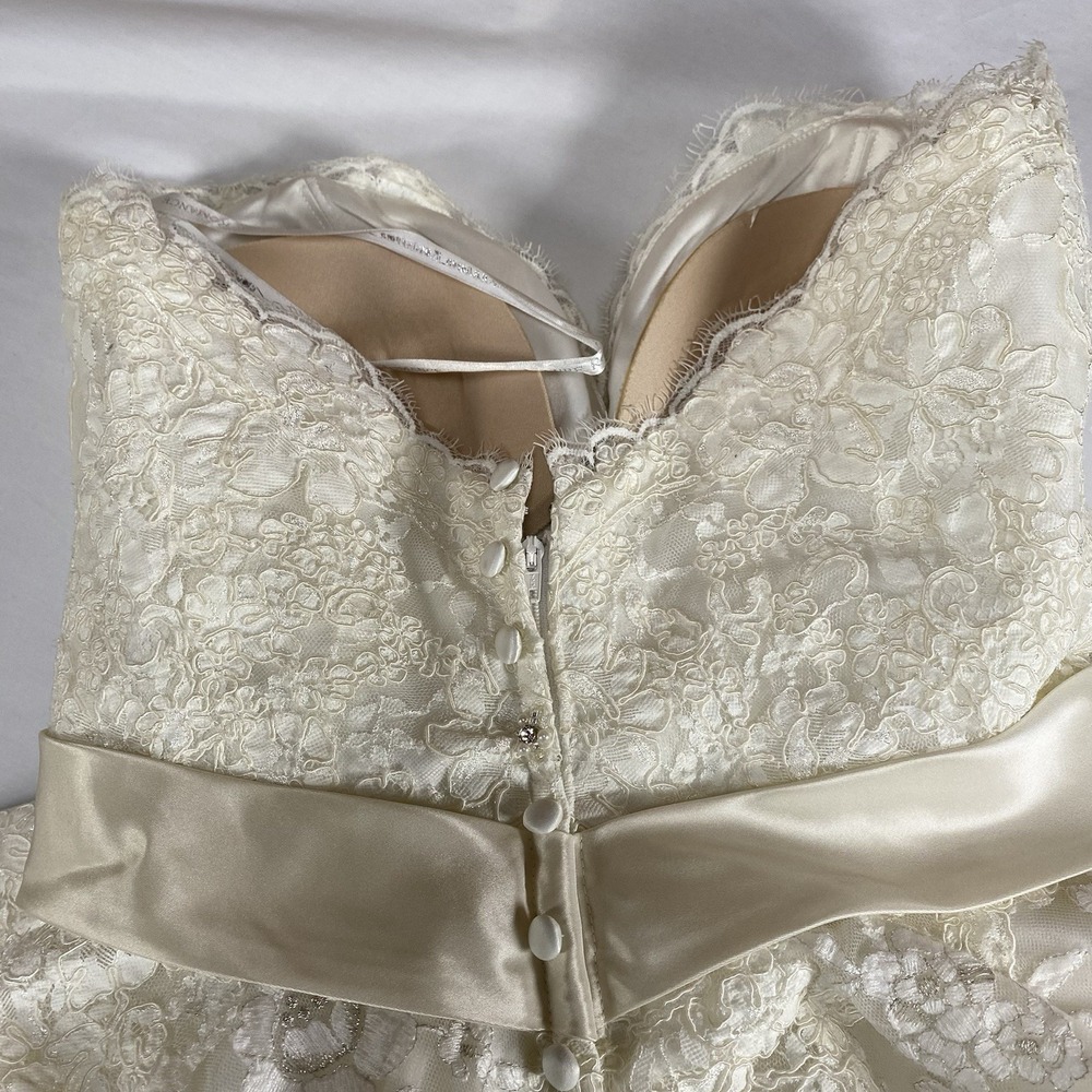 Wedding Dress Allure Romance Style 3609 - Size 14  Excellent Condition - Picture 11 of 14